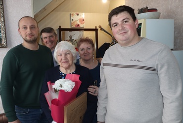 Жительницу деревни Михалево поздравили с юбилеем