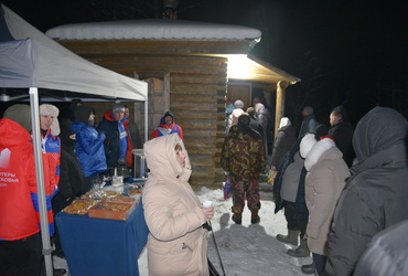 В ночь с 18 на 19 января в закрытой купели на территории храма Архангела Михаила в селе Микулино прошли традиционные крещенские купания