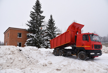 За последние десять дней лотошинские коммунальщики вывезли с улиц и дворов более двух тысяч кубометров снега