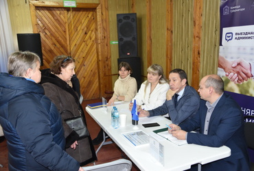 В посёлке Кировский прошла очередная встреча с жителями в формате выездной администрации