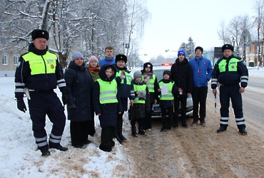 Сотрудники Госавтоинспекции ОМВД России «Лотошинский» провели  акцию «На зимней дороге без ДТП!»