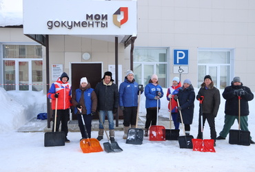 Лотошинские активисты вышли на помощь в борьбе со стихией