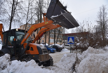 Более шести тысяч кубометров снега убрали и вывезли сотрудники «Благоустройства» с начала января