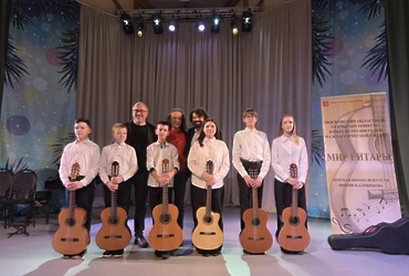 15 февраля обучающиеся Лотошинской детской школы искусств приняли участие в Московском областном открытом конкурсе юных исполнителей