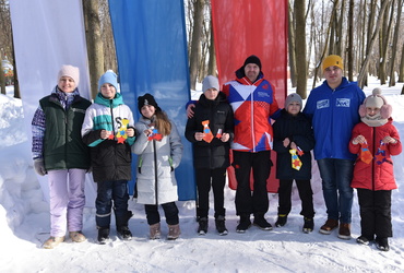 В Лотошинском парке мастер‑классами для детей, викторинами и горячим чаем отметили День защитника Отечества