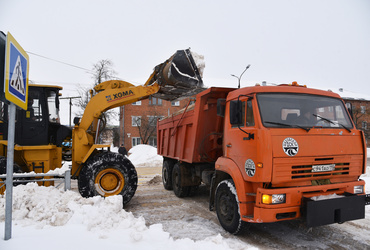 Лотошинские дорожники за февраль вывезли на снегосвалку более 12 тысяч кубометров снега