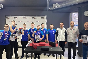 «Лотошинские медведи» завоевали золото Тверского турнира по армрестлингу среди юниоров