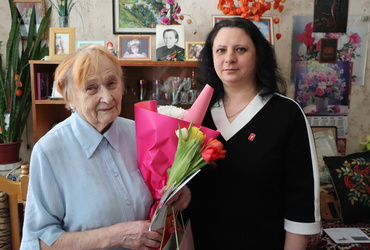 Жительницу села Микулино поздравили с 98‑ым днем Рождения