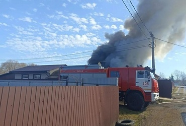 Огнеборцы ГКУ МО «Мособлпожспас» ликвидировали возгорание частного дома в округе Лотошино