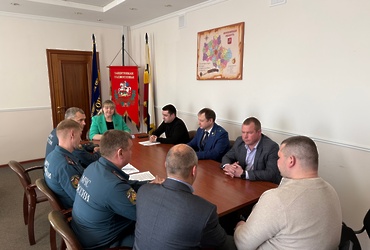 Безопасность жителей в приоритете: в Лотошино прошла рабочая встреча с замглавного госинспектора Подмосковья по пожнадзору.
