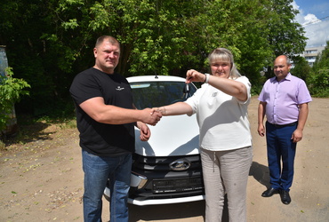 Новый автомобиль приобретен для автошколы «Кадровик»