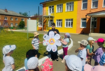 Сотрудники Госавтоинспекции г.о. Лотошино провели мероприятие «Каникулы безопасности»