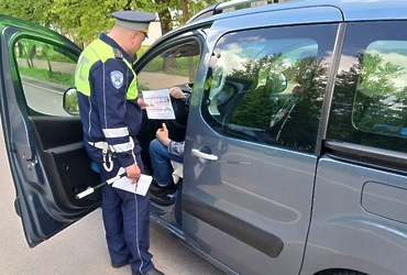 Госавтоинспекторы г.о. Лотошино провели акцию «Дистанционное  мошенничество!» для автовладельцев