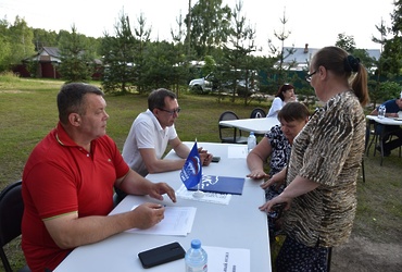 Вячеслав Попов встретился с жителями посёлка Большая Сестра в рамках выездной администрации