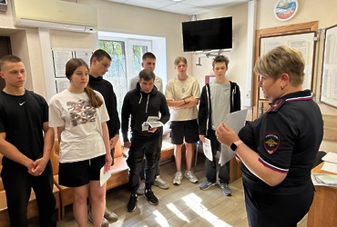 В г.о. Лотошино прошла агитационная акция «Приходите на службу в полицию!»