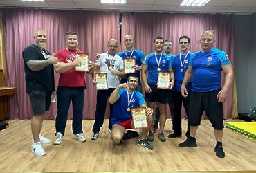 Лотошинские армрестлеры привезли золото с турнира в Москве