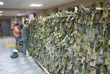 Маскировочные сети плетут в Лотошино