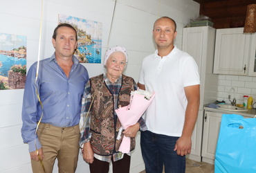 Жительницу деревни Кульпино поздравили с юбилеем