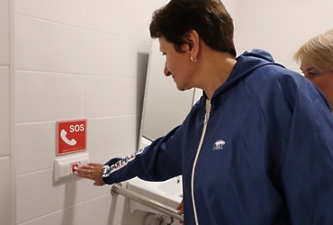 Единороссы проверили доступную среду в детском саду