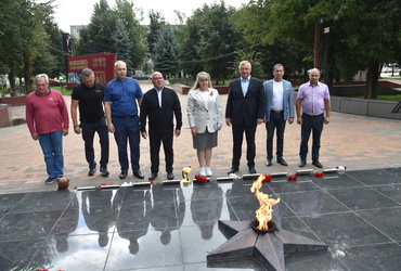 Память павших за Родину почтили в Сквере Победы