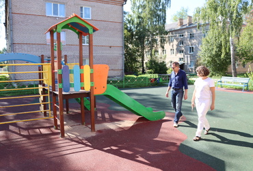 Вячеслав Попов проверил уборку на Ветеринарной улице