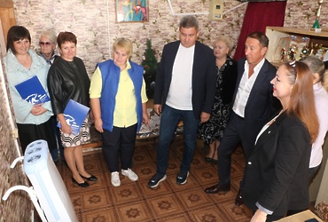 Депутат Мособлдумы посетил местное отделение общества инвалидов