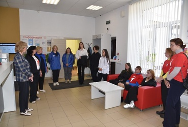 Старшеклассники посетили МФЦ «Мои документы»