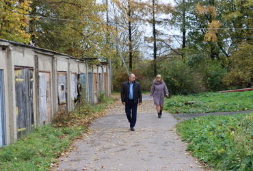 На территории городского округа Лотошино продолжаются пешие обходы