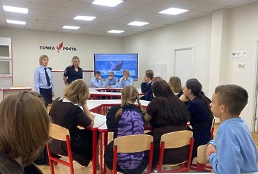 Полицейские в Лотошино познакомили школьников с работой Отделения по  вопросам миграции