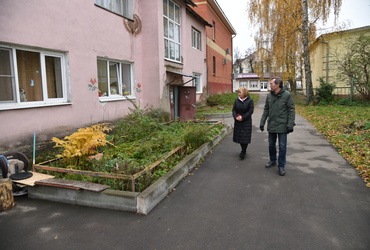 Вячеслав Попов проверил уборку территорий в посёлке Лотошино