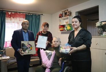 С юбилеем поздравили жительницу села Микулино