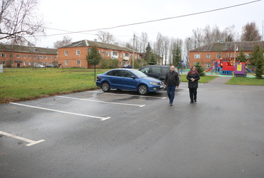 Александр Шагиев проверил качество уборки в селе Микулино