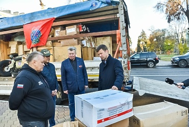 Порядка 300 тонн гумпомощи в зону СВО и жителям новых регионов отправила подмосковная «Единая Россия» в октябре