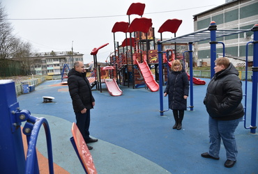 В деревне Ушаково прошла комплексная проверка дворовых территорий