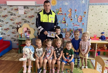 Госавтоинспекторы ОМВД России по г.о. Лотошино провели акцию «Безопасность объединяет»