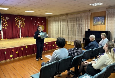 В г.о. Лотошино полицейские приняли участие в родительском собрании