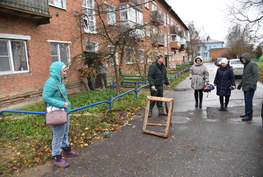 Вячеслав Попов провёл комплексный обход территории  центра посёлка Лотошино
