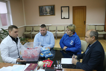 Лотошинские партийцы помогли местной больнице