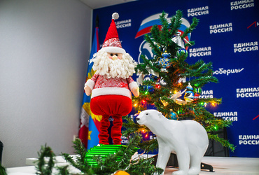 По инициативе «Единой России» в торговых центрах Московской области открыты МастЕРские Деда Мороза»