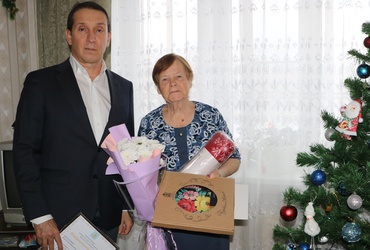 С юбилеем поздравили жительницу поселка Лотошино