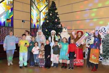 В Новолотошинском ДК состоялась Новогодняя театрализованная игровая программа