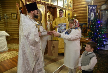 Божественная литургия в честь Рождества Христова прошла в храме Серафима Саровского