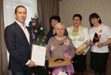 С 80‑летием поздравили жительницу поселка Большая Сестра