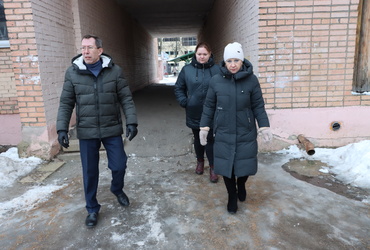 Вячеслав Попов провел очередной обход дворовых территорий