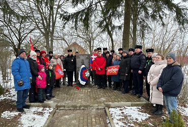 Сотрудники ОМВД России по г.о. Лотошино приняли участие в митинге, посвящённом 83‑летию освобождения Лотошинского района от немецко‑фашистских захватчиков