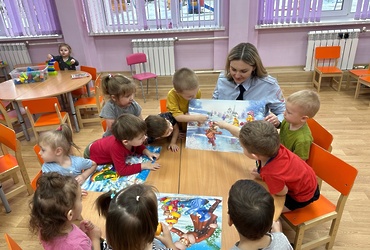 Сотрудники ОМВД России по г.о. Лотошино провели профилактическую  беседу с воспитанниками детского сада