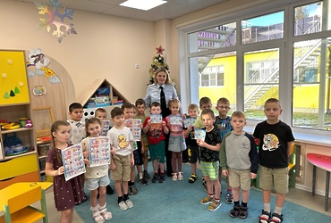 Сотрудники ОМВД России по г.о. Лотошино провели акцию «Зимой гуляй,  про правила безопасности не забывай!»