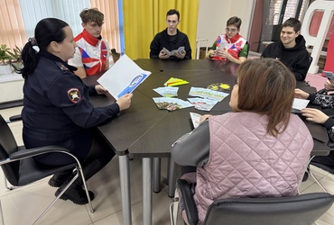 Сотрудники Госавтоинспекции провели круглый стол на тему  «Студенчество за безопасность на дорогах»