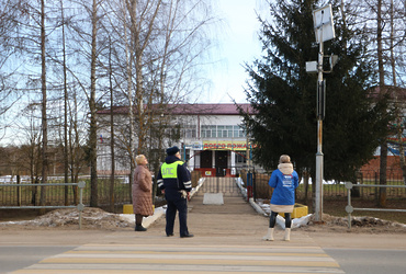 Лотошинские единороссы проверили безопасность дорожных маршрутов для школьников