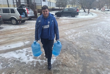 Молодогвардейцы «Единой России» помогли больнице